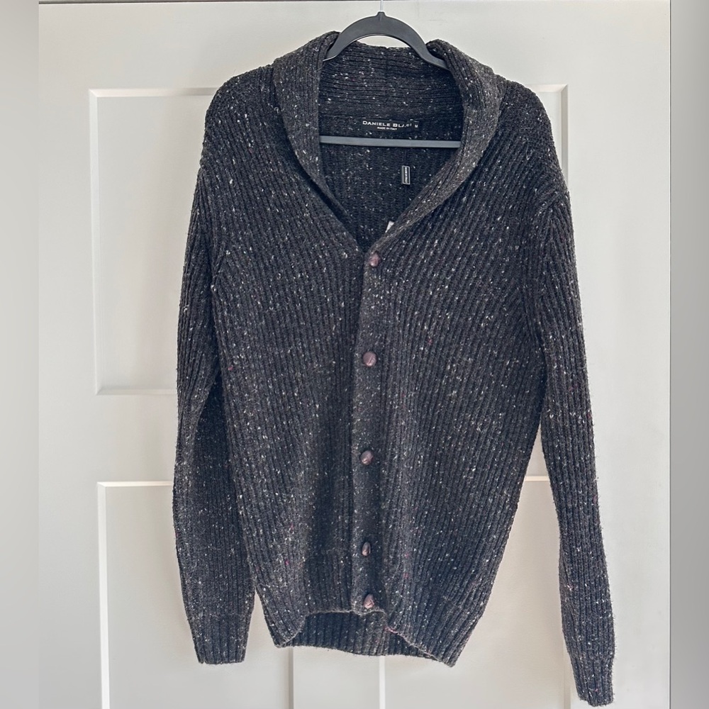 NWT Mens Daniele Blasi Button Down Cardigan. SIZE M
